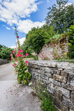 Dans le village de Chateau-Chalon