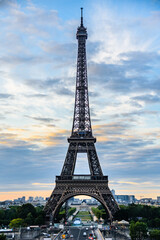 Fototapeta na wymiar The famous Eiffel tower during sunrise.
