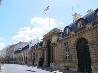 Fototapeta na wymiar The US embassy in Paris. 6th july 2020. 