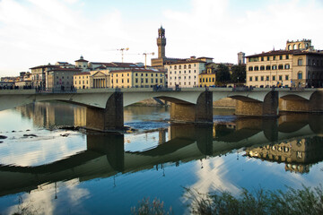 Fototapeta na wymiar bridge in Florence
