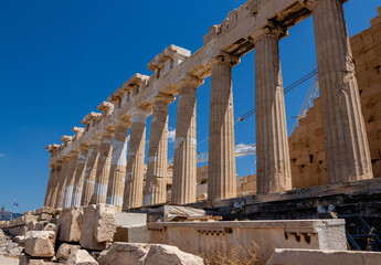 Obraz premium view of the pantheon of the acropolis of athens. the ruins of the Athenian pantheon