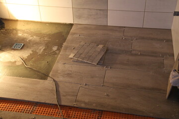 Carrelage de la douche en travaux