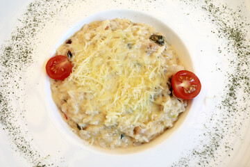 Risotto with porcini mushrooms