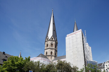 Baustelle, eingerüstetes und mit Planen verhülltes Bonner Münster, Kirche, Bonn, Nordrhein-Westfalen, Deutschland, Europa