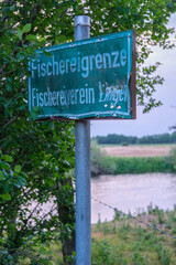 Schild Fischereigrenze 