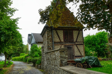 Fototapeta na wymiar Eckhaus einer Burg in Dattenfeld im Siegtal