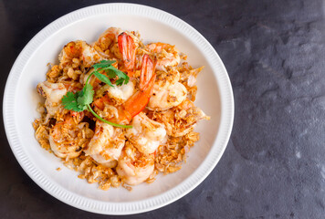 Fried shrimp with garlic and pepper (Goong Tod Kra Thiam Phrik Thai)