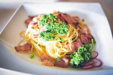 spaghetti with pesto sauce