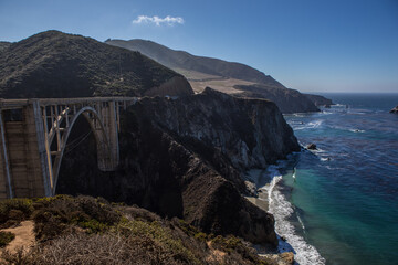 The bixby bridge at Big Sur, California, on a sunny day.