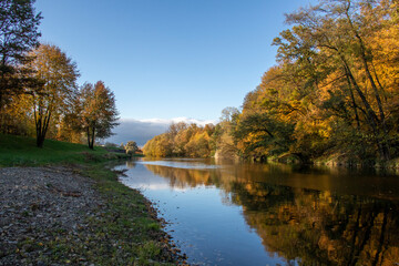 Jesień nad rzeką, Olza, Czeski Cieszyn, Czech Republic	