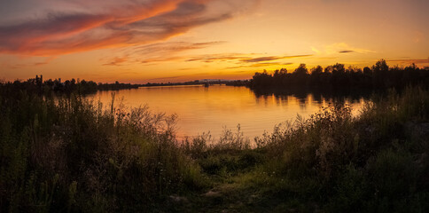 Fototapeta na wymiar Sunset panorama at lake - Croatia