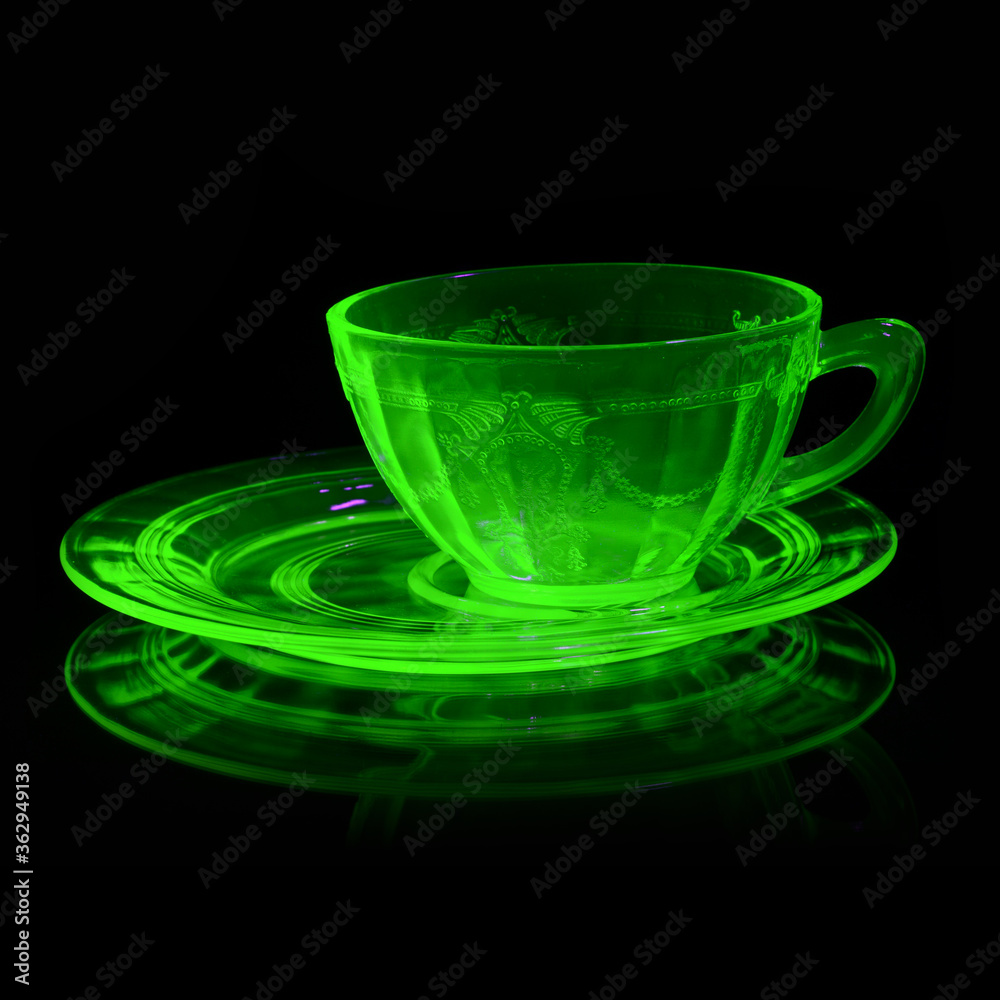 Wall mural Uranium Glass Teacup