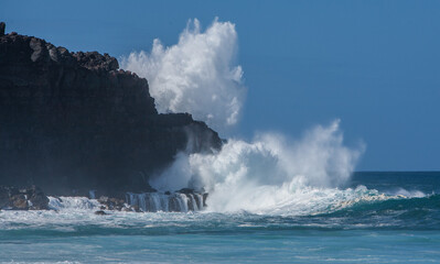Fototapeta na wymiar Waves on the west shore of Molokai, Hawaii.
