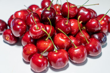 Fototapeta na wymiar Fresh red cherries 