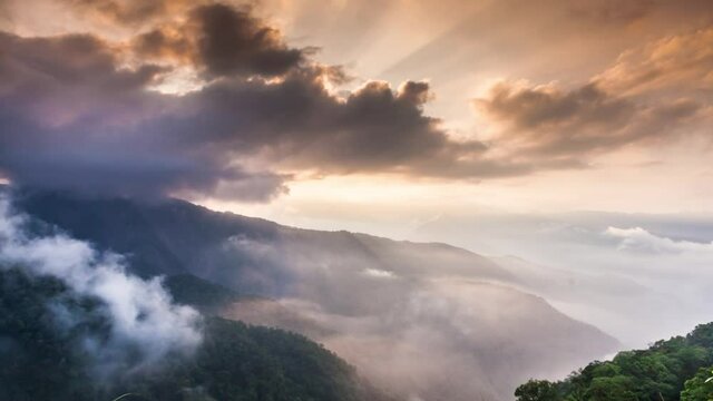 Time Lapse Video of Taiping Mountain Cloud in Yilan, Taiwan