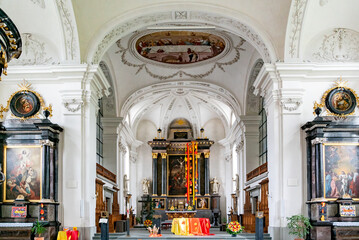Fototapeta na wymiar interior view of the church of Peter and Paul with the high altar
