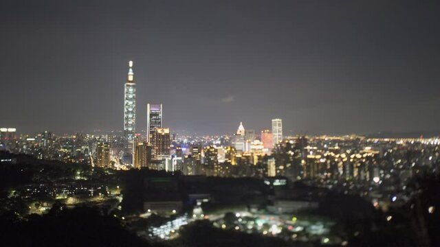 Taipei, Taiwan 101 Tiger Mountain Xiangshan filmed HLG film of Taipei skyline 
Shift photography