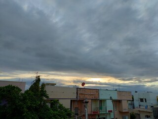 Fototapeta na wymiar storm clouds over the city