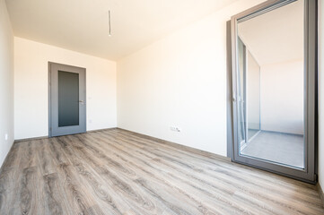 Empty room in flat appartment, light, space.