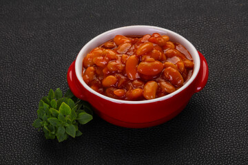 Baked kidney with tomato sauce