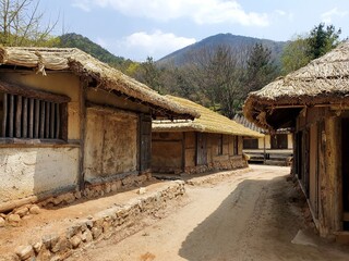Fototapeta na wymiar Pathway in the middle of Korean village buildings