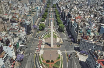 Tuinposter Avenida 9 de Julio y el Obelisco en la ciudad de Buenos Aires Argentina © jacexplorista