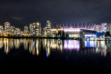 Fototapeta na wymiar Vancouver from false Creek at night