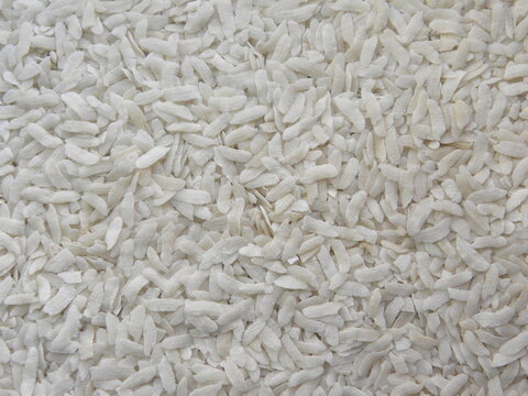 White color dry flattened rice flakes