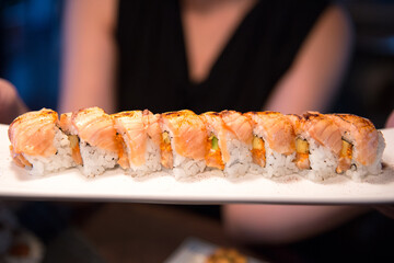 japanese salmon rolls maki