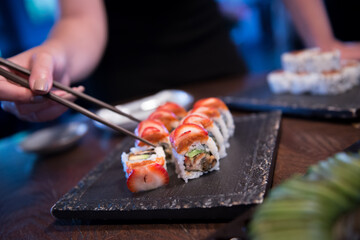 girl used chopsticks in olls