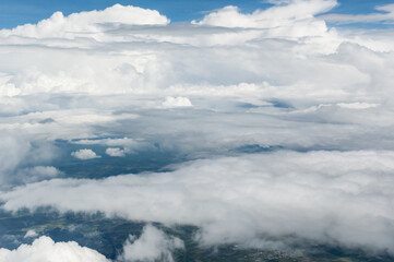 vista a&eacute;rea de un d&iacute;a nublado