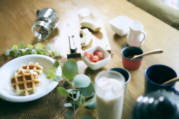 おうちカフェでワッフルスイーツのデザート
