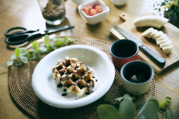 おうちカフェでワッフルスイーツのデザート