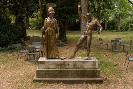 Bronze statue in the park of the Liebieghausmuseum, Frankfurt am Main, Germany