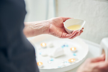 Obraz na płótnie Canvas Hydrating body gel for relaxing massage in spa salon
