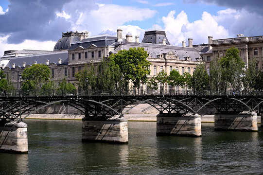 Pont des Arts in Paris