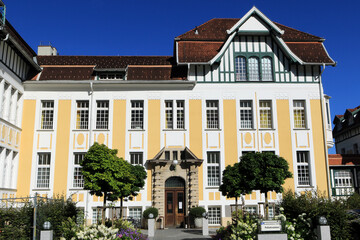 Fototapeta na wymiar Landeskrankenhaus Hohenems 
