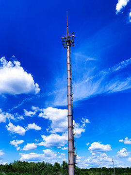 A high tower with active lightning protection against lightning, a lightning rod of 40 m. The protective system of a nuclear power plant.