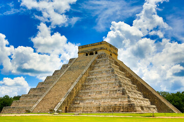 Chichén Itzá, Pyramid of Kukulcán - obrazy, fototapety, plakaty