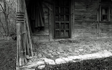 zabytkowy wybudowany z drewna w 1774 roku lamus plebanski w miejscowosci kalinowka koscielna na podlasiu w polsce © Jacek Sakowicz