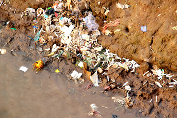 Trash problem in Phnom Penh, 17, River