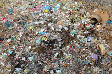 Trash problem in Phnom Penh, 15, River