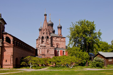 Fototapeta na wymiar Church in Krutitsky Compound, Moscow, Russia