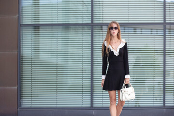Obraz premium Fashion model in the street