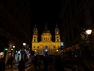 Fototapeta na wymiar Budapest Piazza della Basilica di Santo Stefano