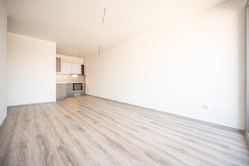 Empty room in flat appartment, light, space.