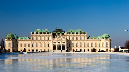 Fototapeta na wymiar The Belvedere palace in Vienna at winter
