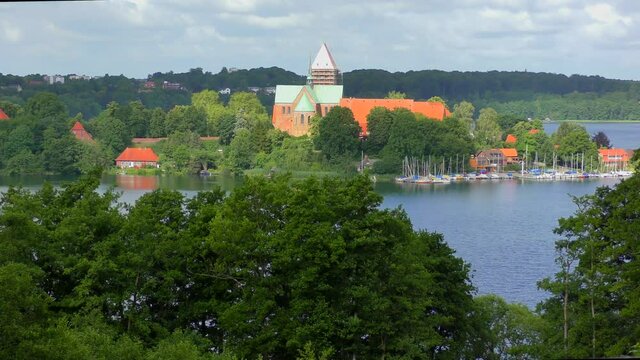 Ratzeburg Cathedral in fine weather with blue sky and white clouds2