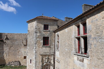 Fototapeta na wymiar Charente-Maritime - Saint-Jean d'Angle - Logis du Château