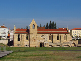 Fototapeta na wymiar Mosteiro de Santa Clara Velha - Portugal